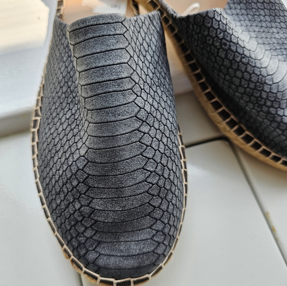 Shoe - Picture 5 of 5